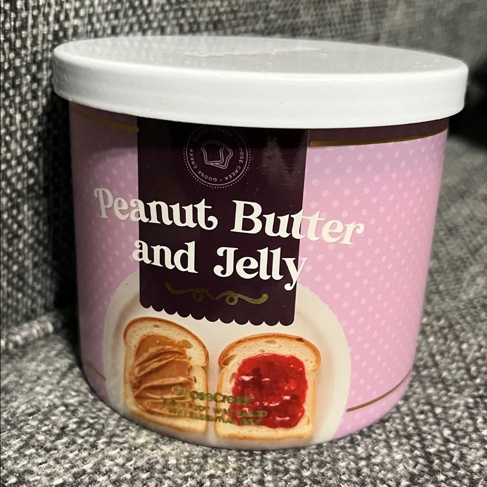 NWT Goose Creek Peanut Butter & Jelly 3-Wick Candle